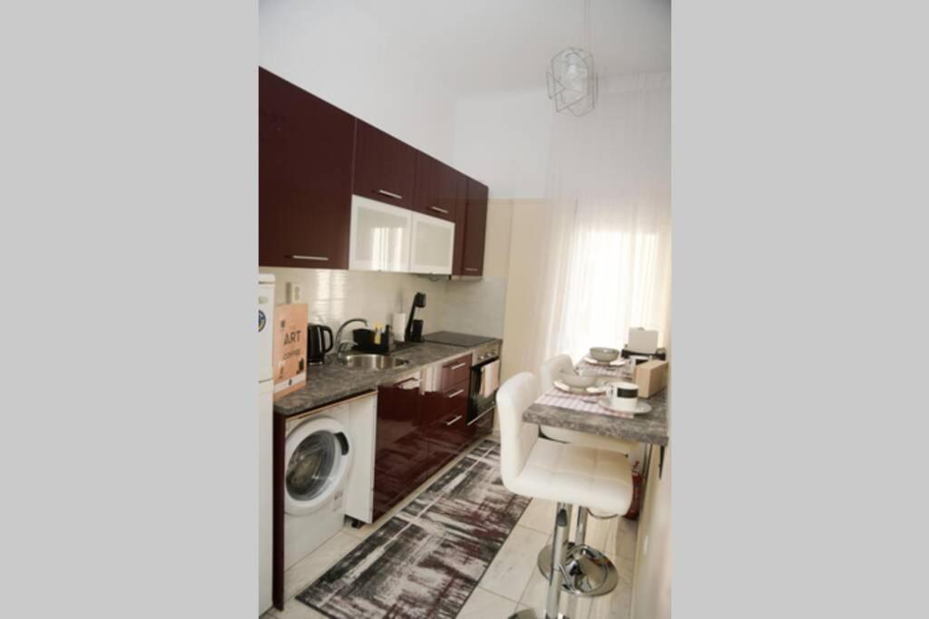 Strata Deluxe Apt. テッサロニキ エクステリア 写真